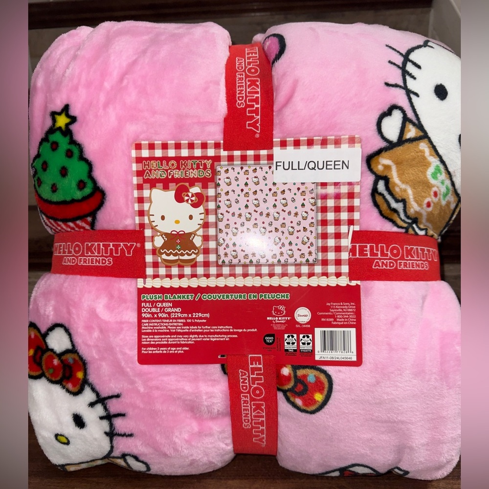Cute 🥰 Hello Kitty Pink Christmas Gingerbread Full Queen Blanket NWT 90"x90"